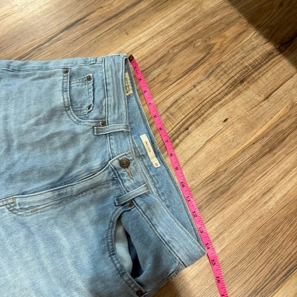 Levi's High Rise Loose Jean - Picture 11 of 14
